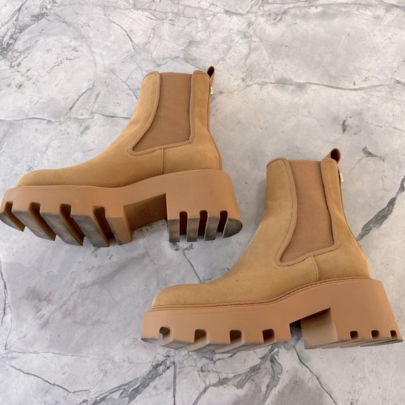 Zara Lug Sole Booties 🍂 - Picture 3 of 7